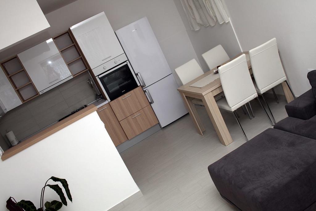 Apartman Mare Maslenica Buitenkant foto